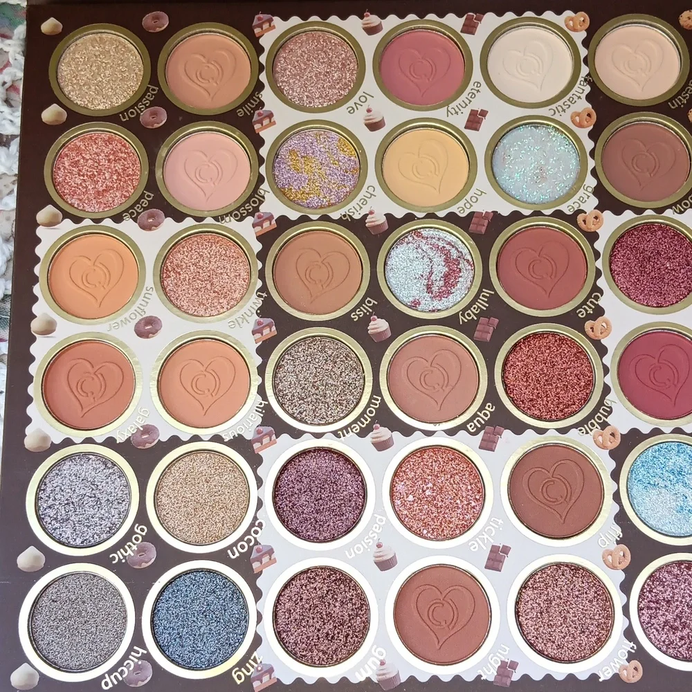 🆕️42 COLOR CHOCOLATE VAULT HIGHLY PIGMENTED EYESHADOWS INFUSED WITH REAL COCOA - Picture 5 of 14